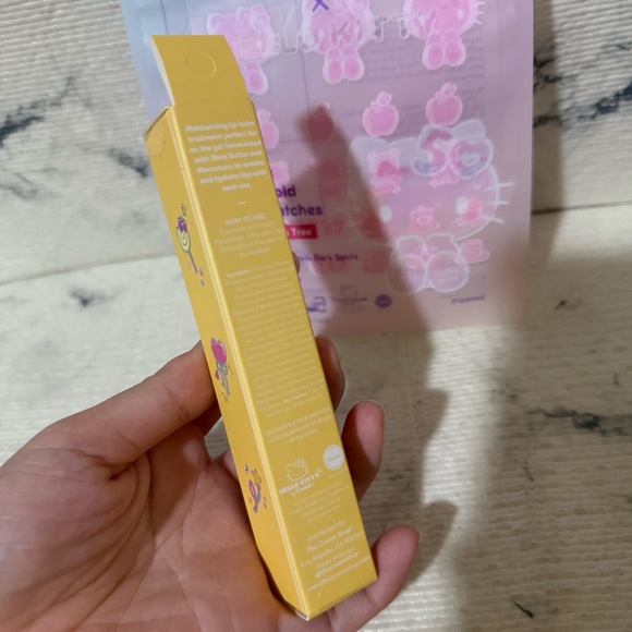 Hello Kitty Lip Balm (Mango Dream) & Perfecting Blemish Patches - Picture 3 of 7